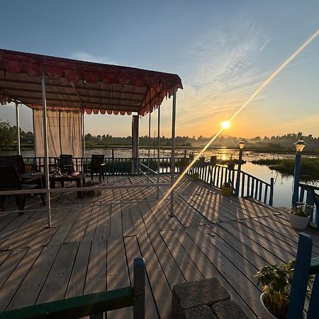 Houseboat Young Wild Rose Srīnagar 외부 사진