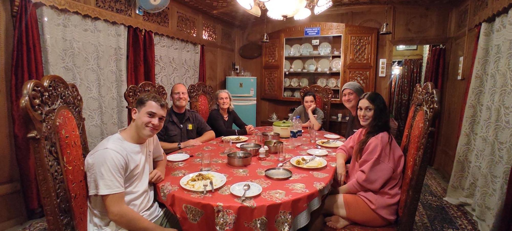 Houseboat Young Wild Rose Srīnagar 외부 사진